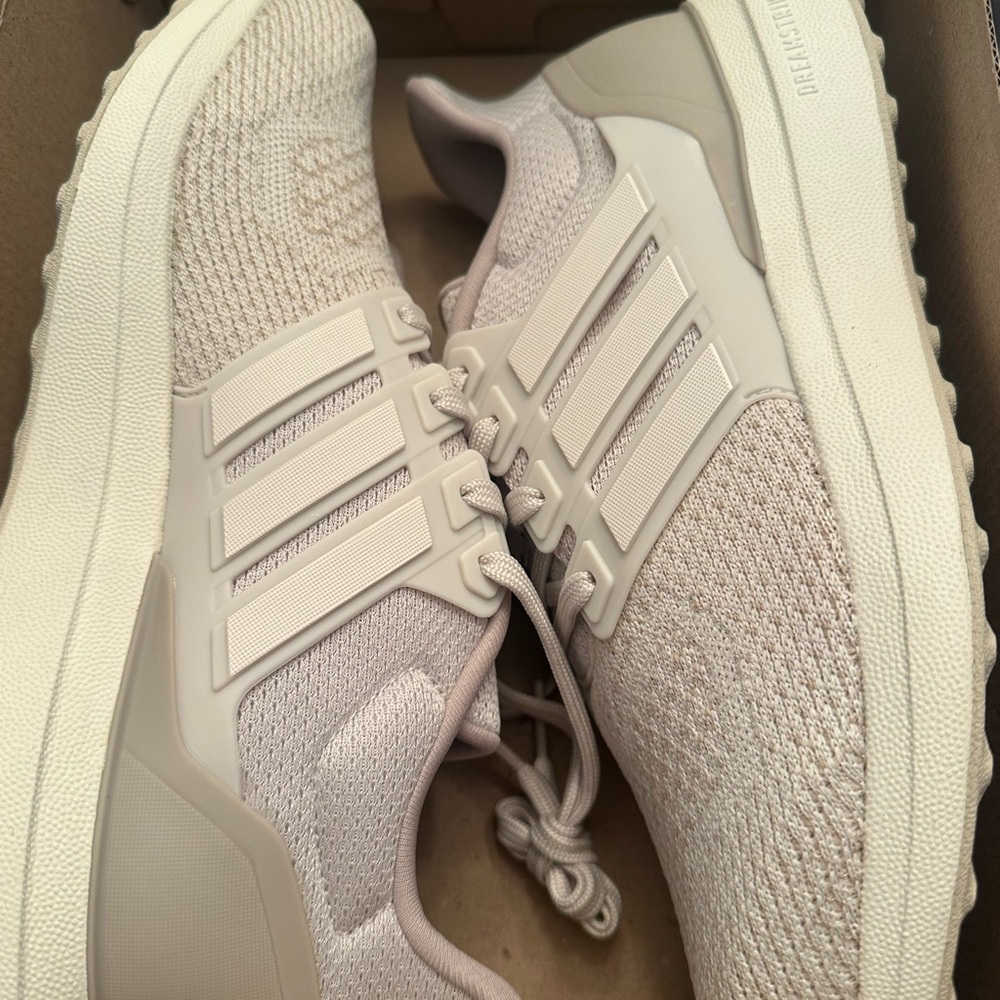 Adidas Men's Cream Knit Sneakers